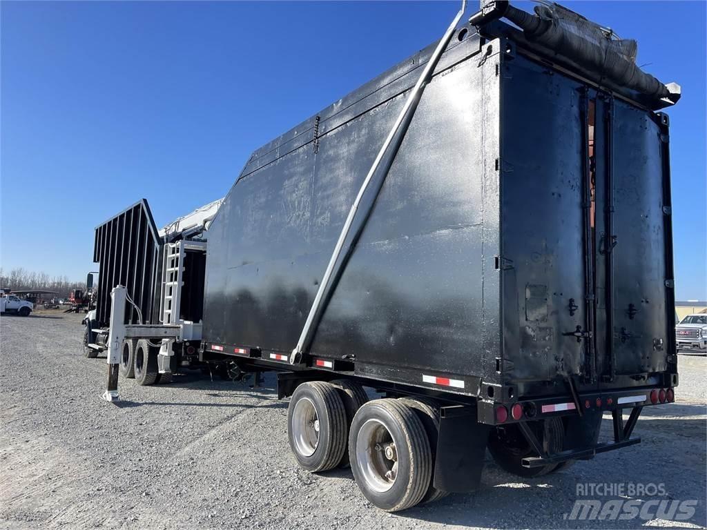 Freightliner 114SD Camioane cu macara