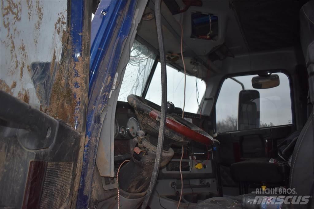 Freightliner 122SD Autobasculanta