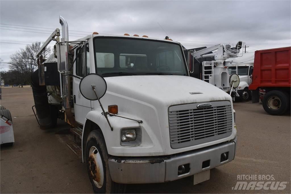 Freightliner FL70 Cisterne