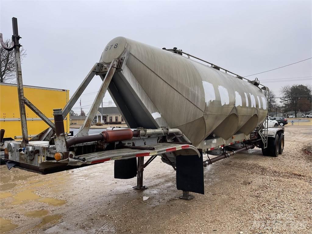 Fruehauf  Remorci Cisterne