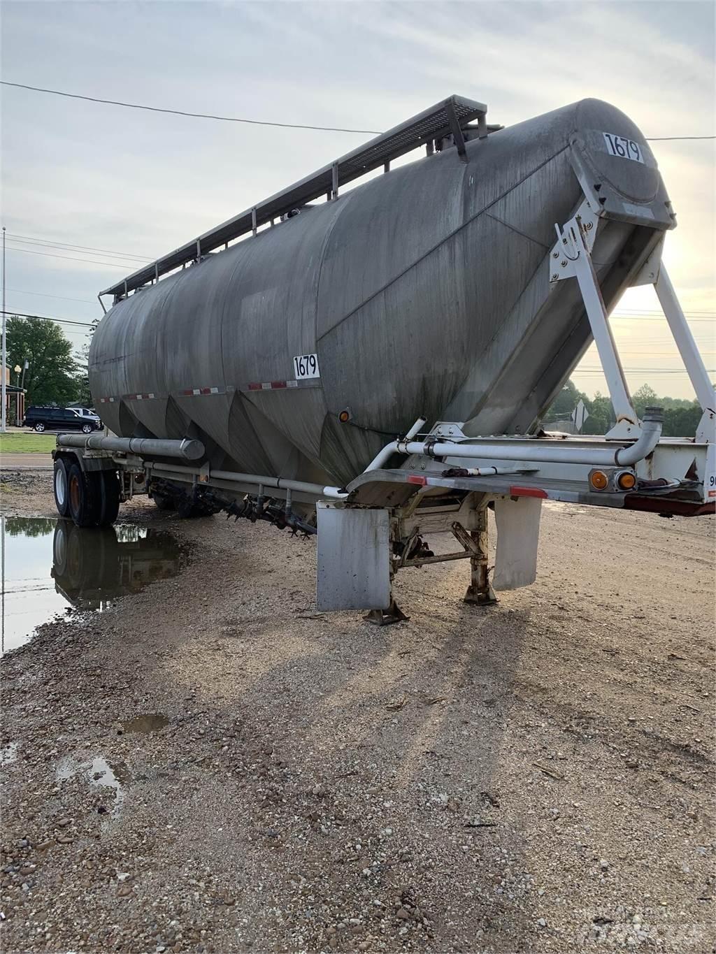 Fruehauf  Remorci Cisterne