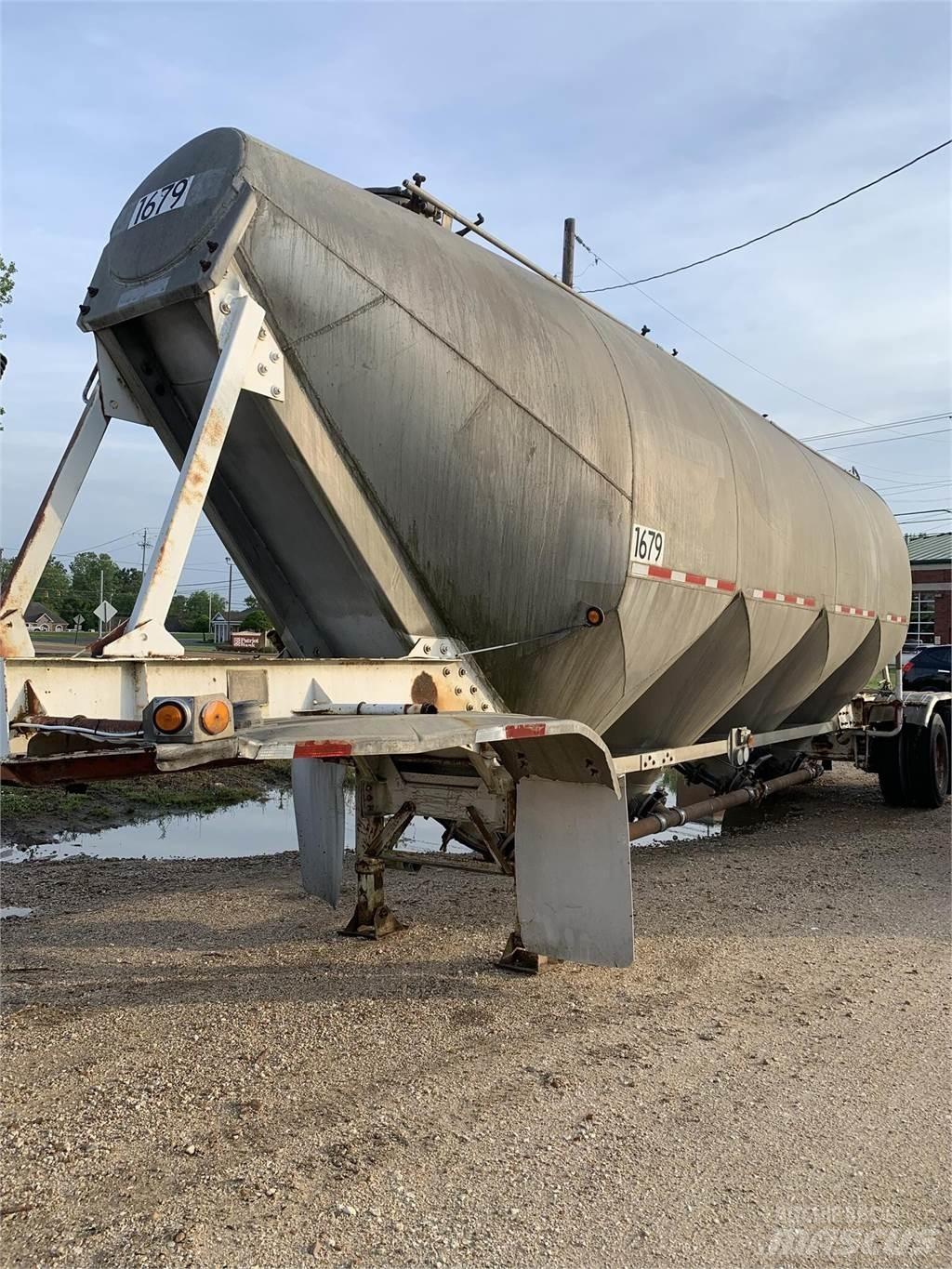 Fruehauf  Remorci Cisterne