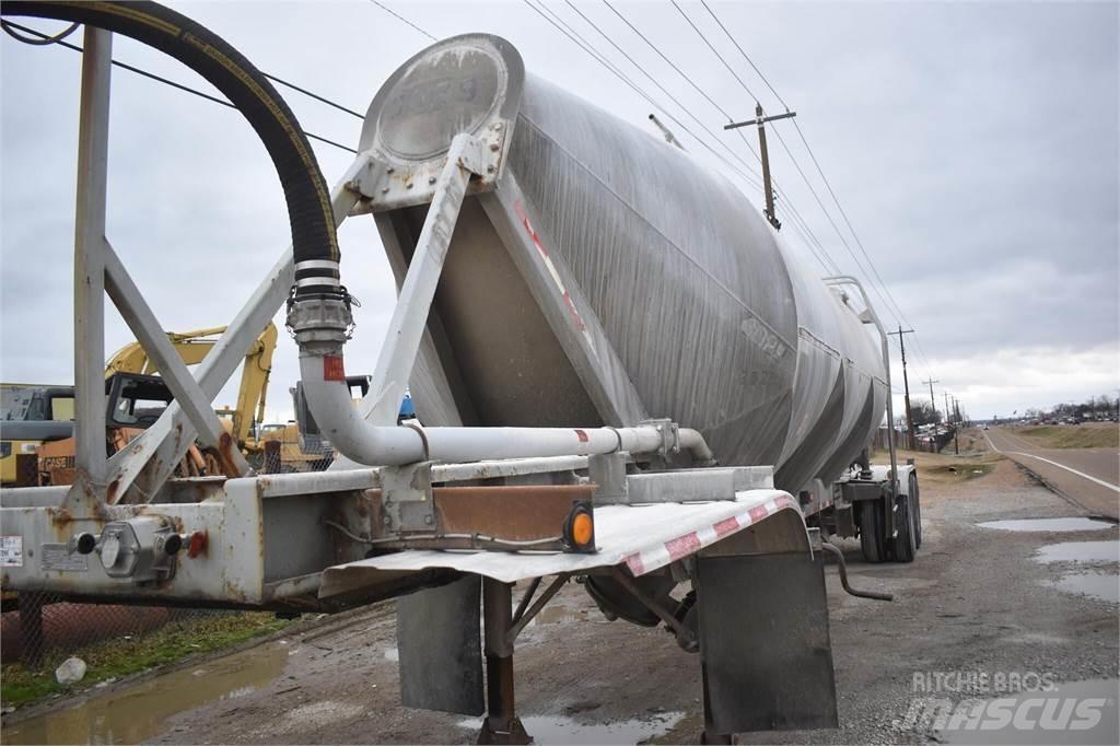 Fruehauf  Remorci Cisterne