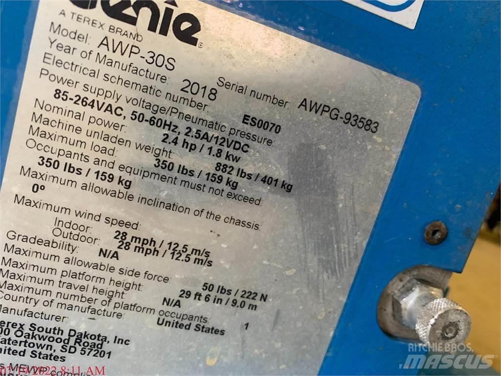 Genie AWP30S Ascensoare verticale catarg