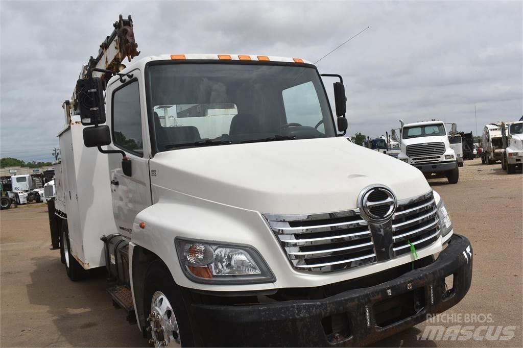Hino 338 Municipal/vehicul cu uz general