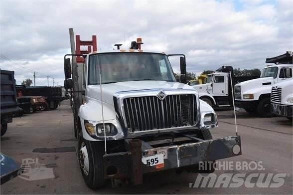 IMT 3820 Camioane cu macara