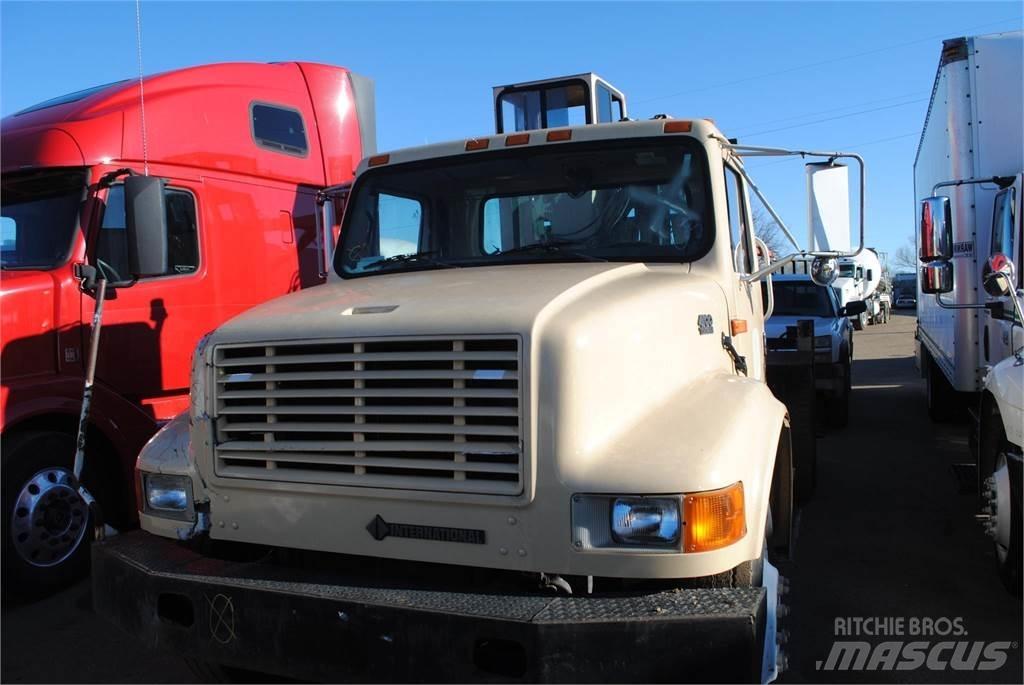 International 4700 Camioane cu macara