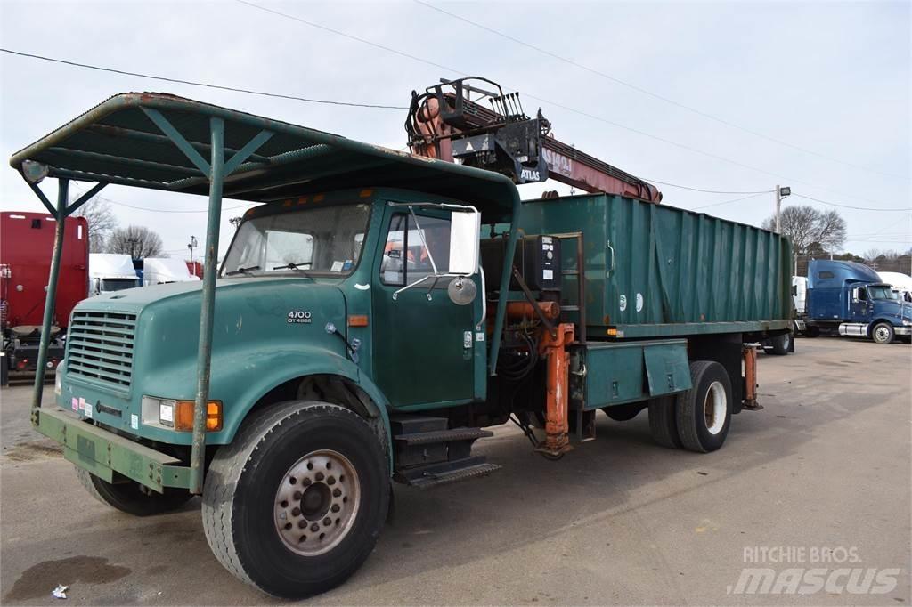 International 4700 Camioane cu macara