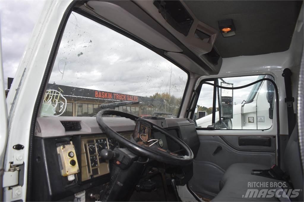 International 4700 Autobasculanta