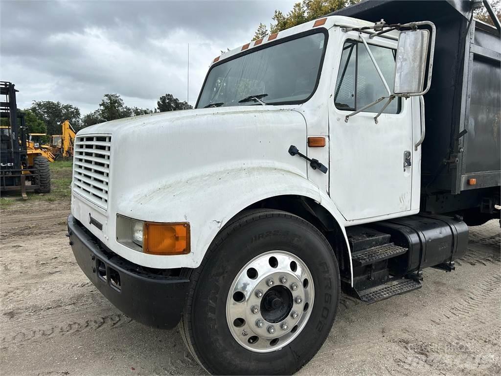International 4700 Autobasculanta