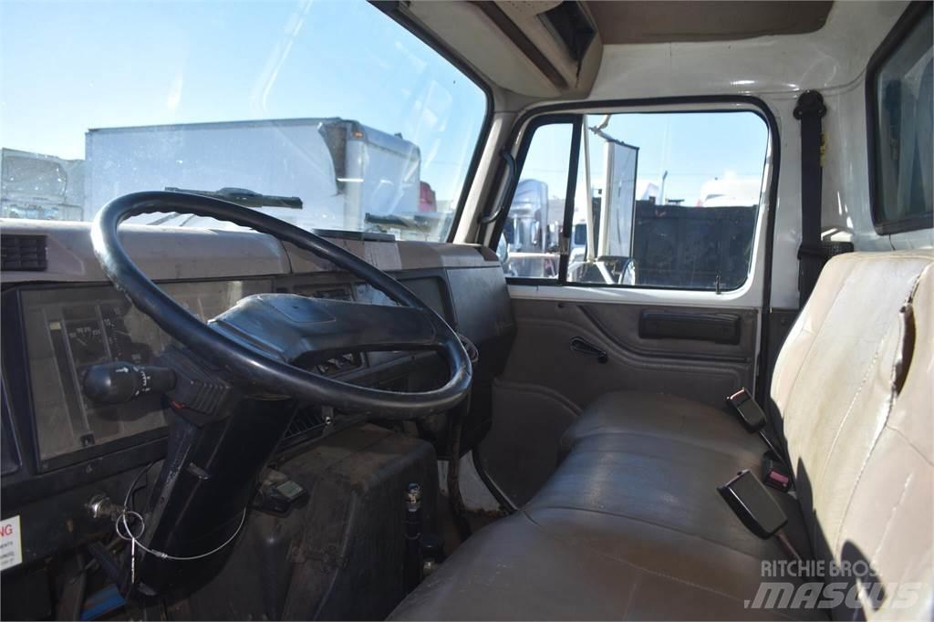 International 4700 Autobasculanta