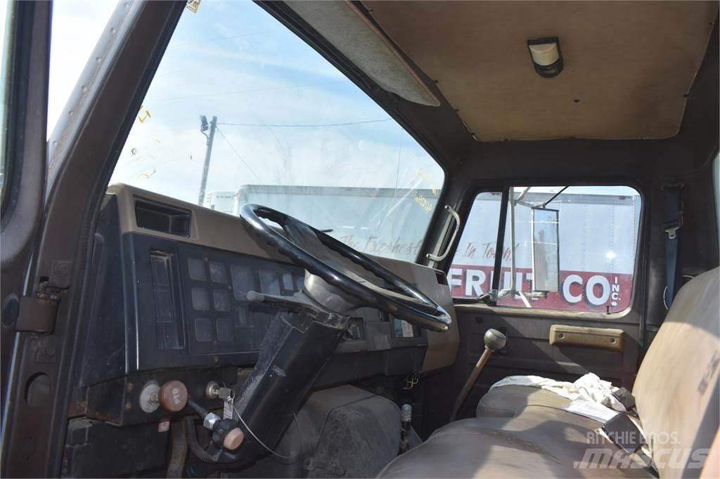 International 4900 Camioane cu macara