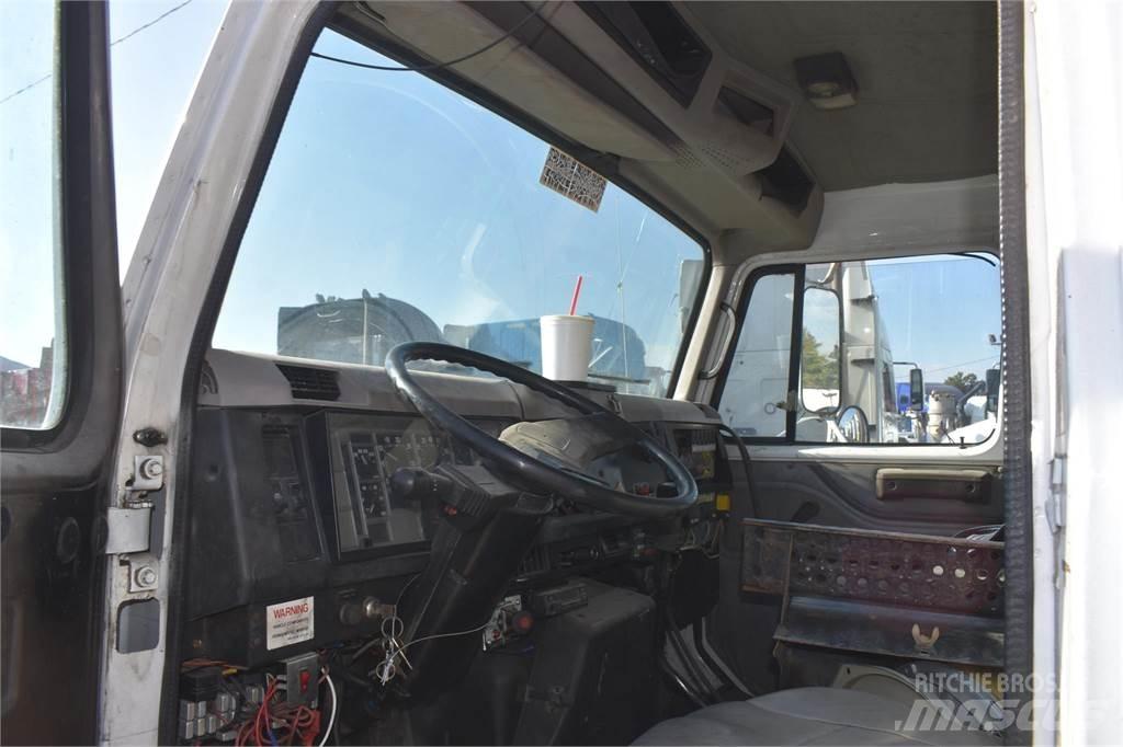 International 4900 Camioane cu macara