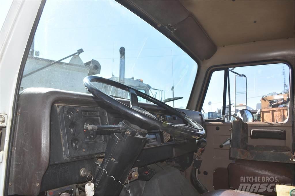 International S1900 Autobasculanta