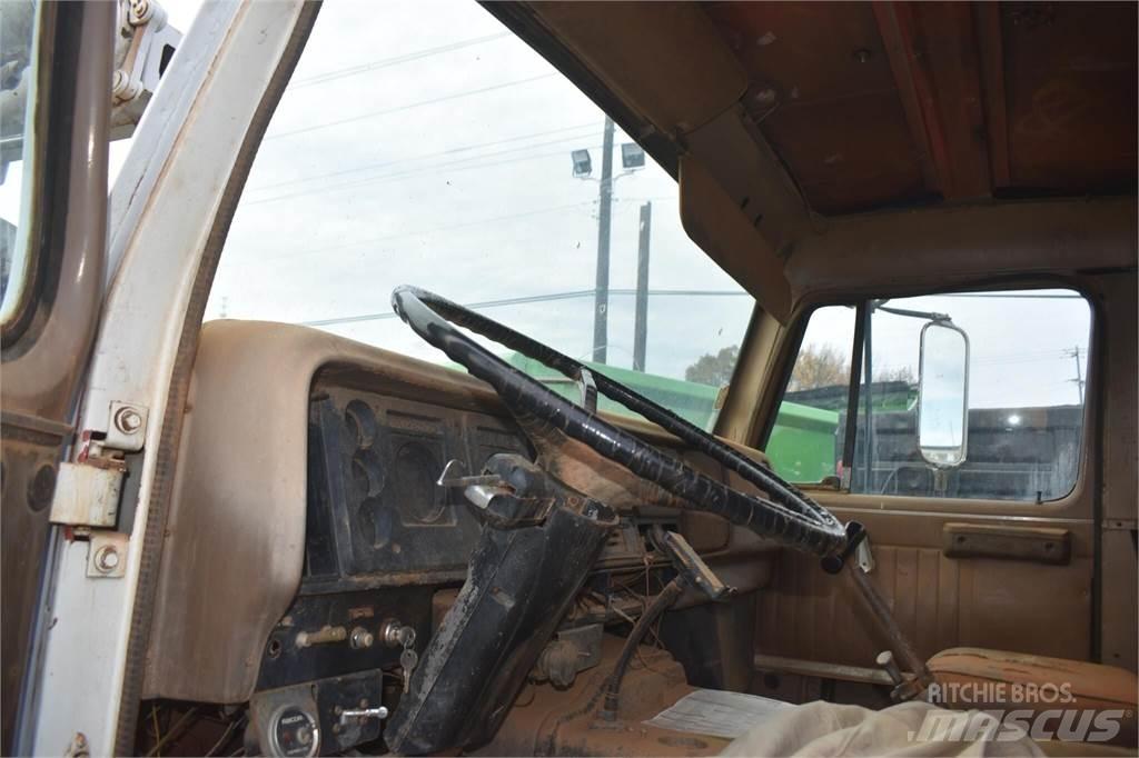 International S2300 Cisterne