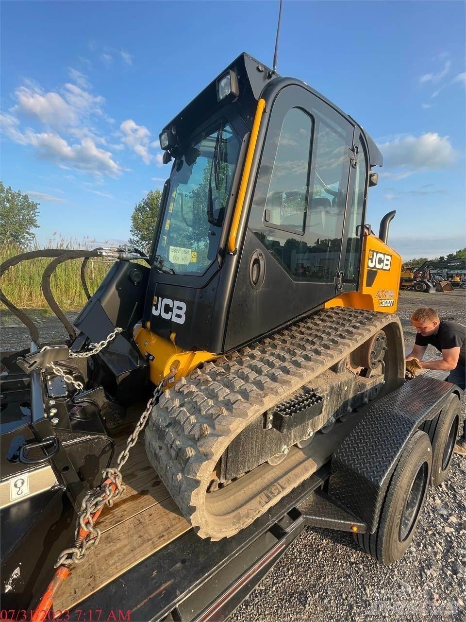 JCB 300T Mini incarcator
