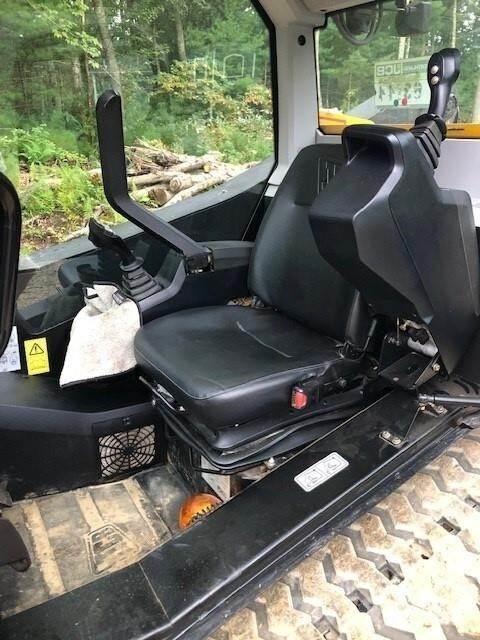 JCB 300T Mini incarcator