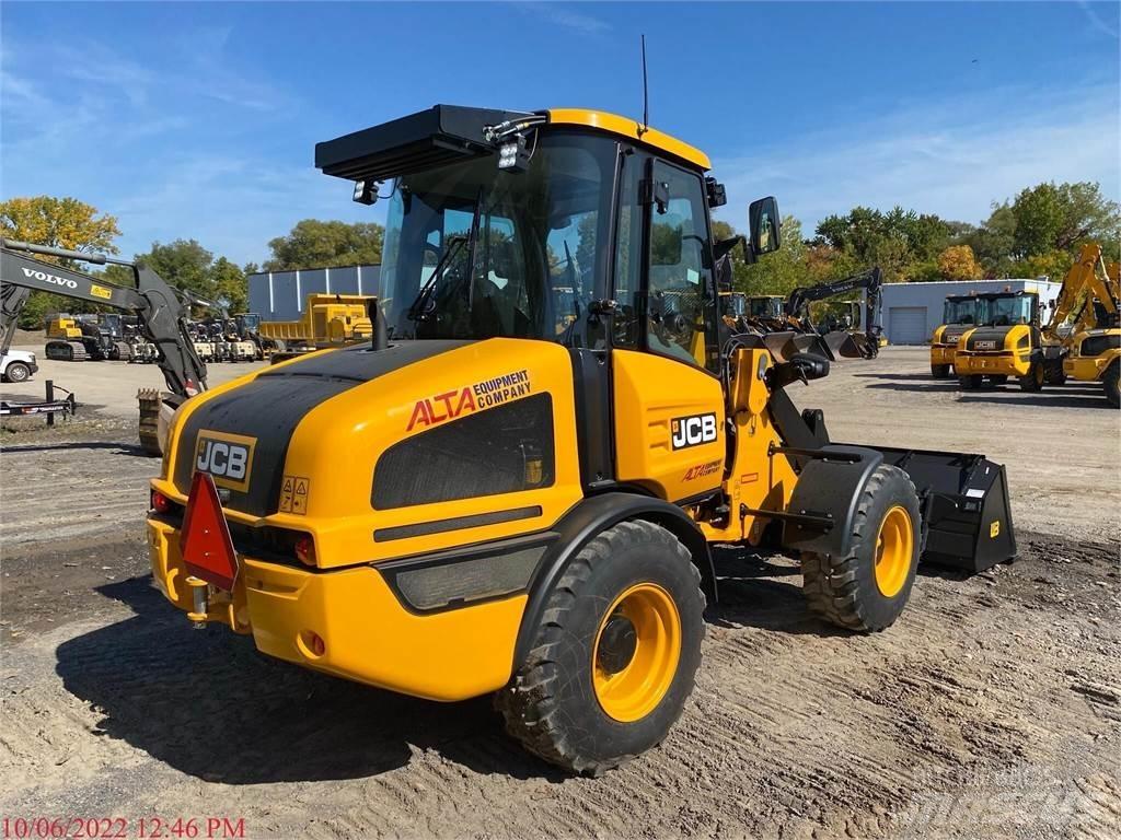 JCB 407 Incarcator pe pneuri