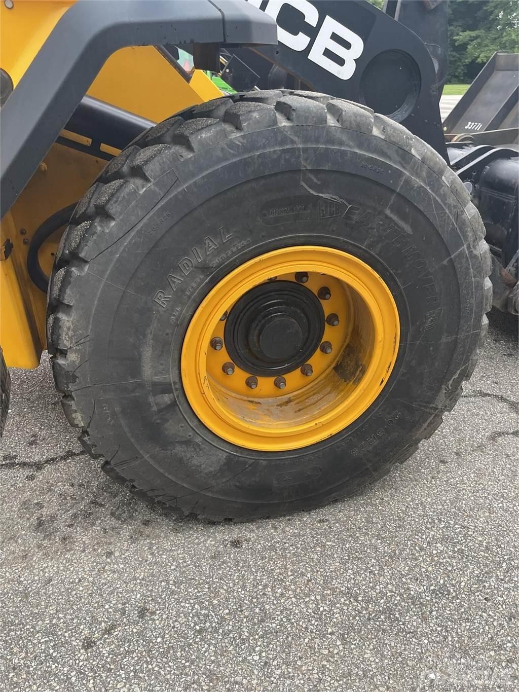 JCB 427ZX Incarcator pe pneuri