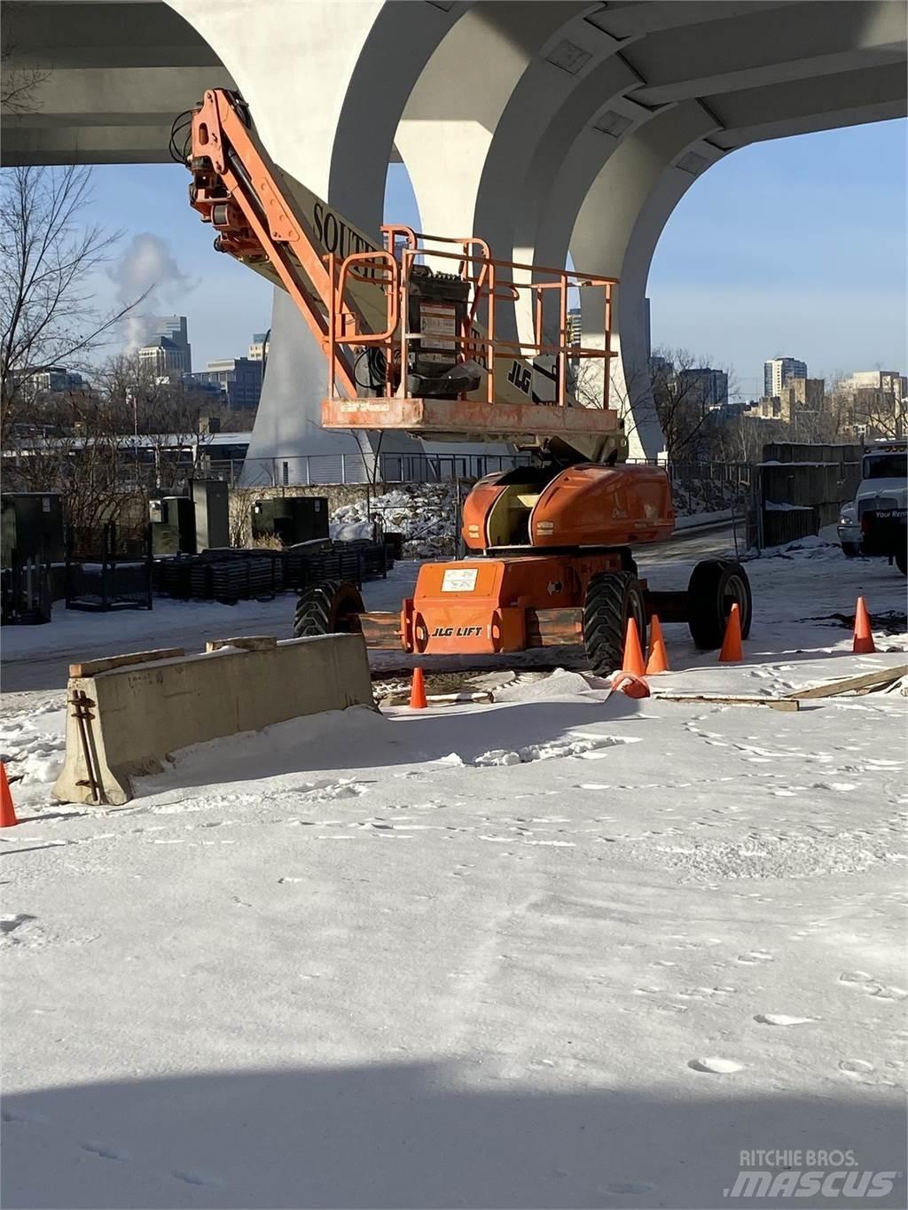 JLG 1350SJP Nacele cu brat telescopic