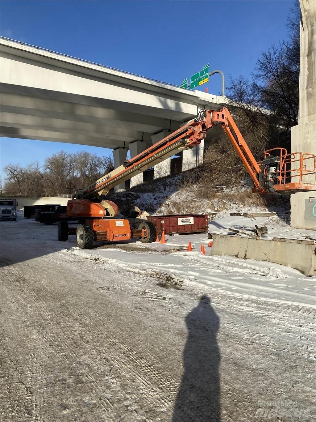 JLG 1350SJP Nacele cu brat telescopic