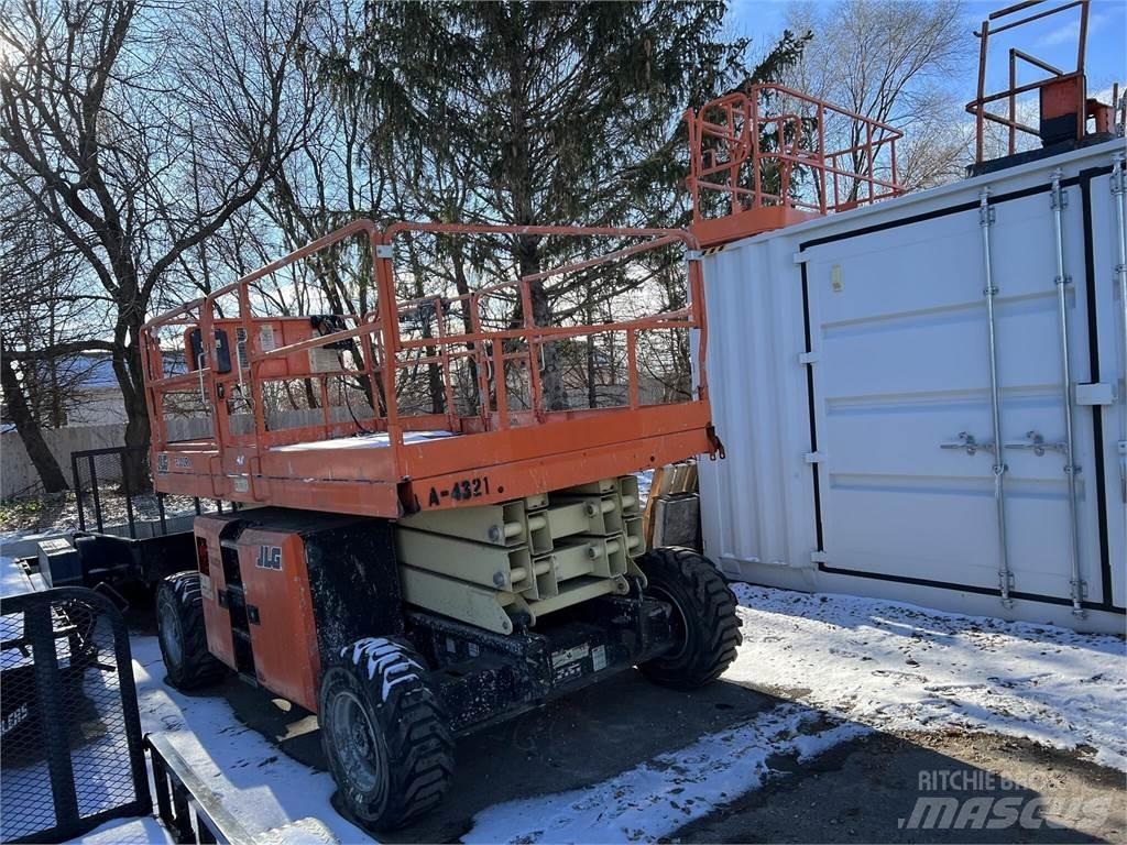 JLG 330LRT Platforme foarfeca