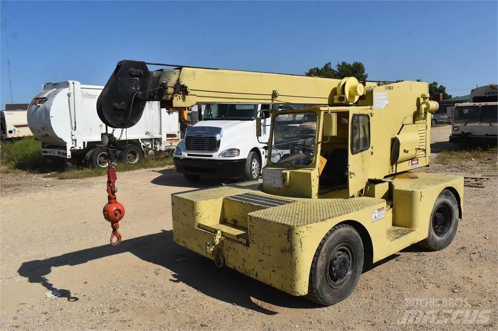 JLG 886D Macara teren accidentat