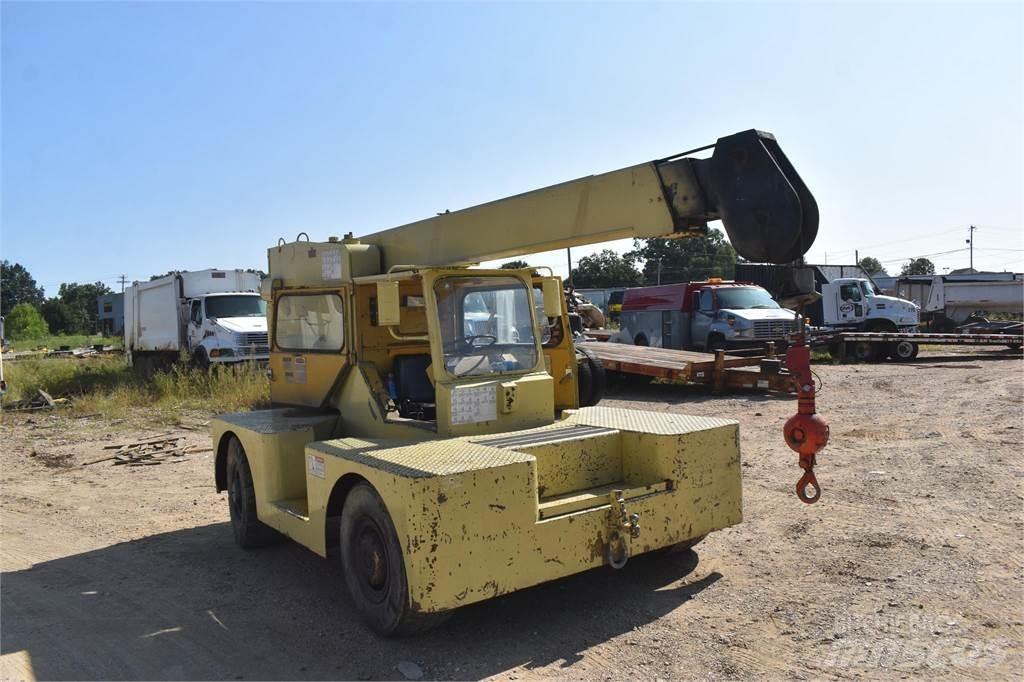 JLG 886D Macara teren accidentat