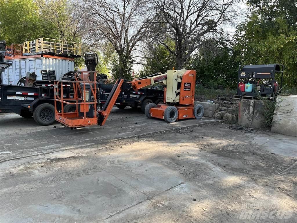 JLG E300AJP Nacele cu brat articulat