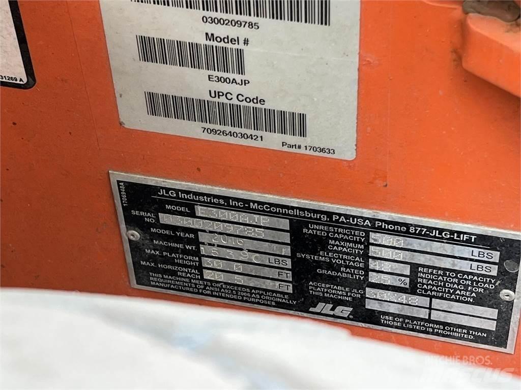 JLG E300AJP Nacele cu brat articulat