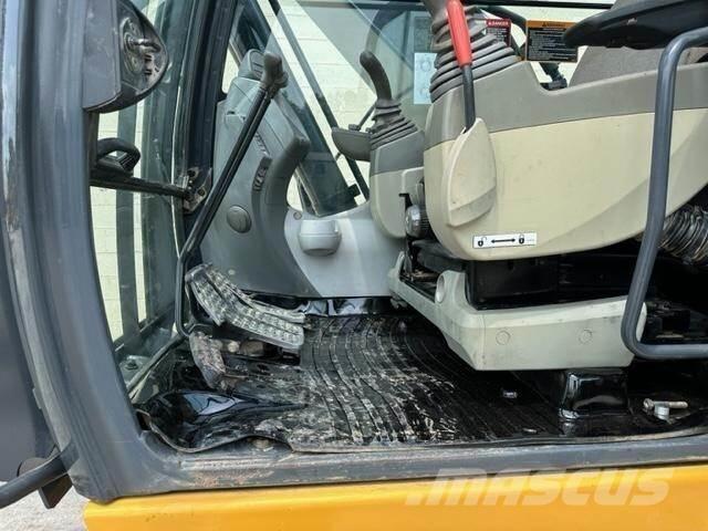 John Deere 210G LC Excavatoare pe șenile
