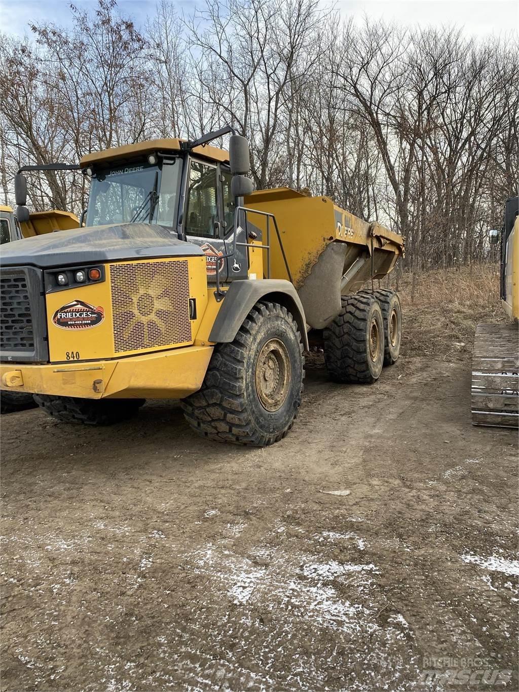 John Deere 410E Transportoare articulate