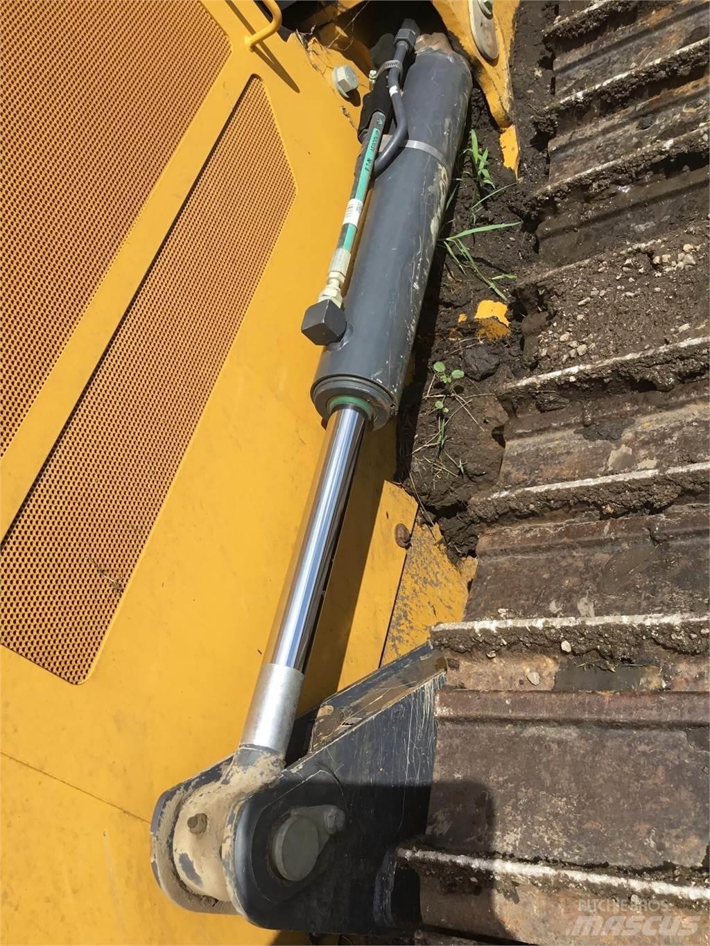 John Deere 450K Buldozere pe senile