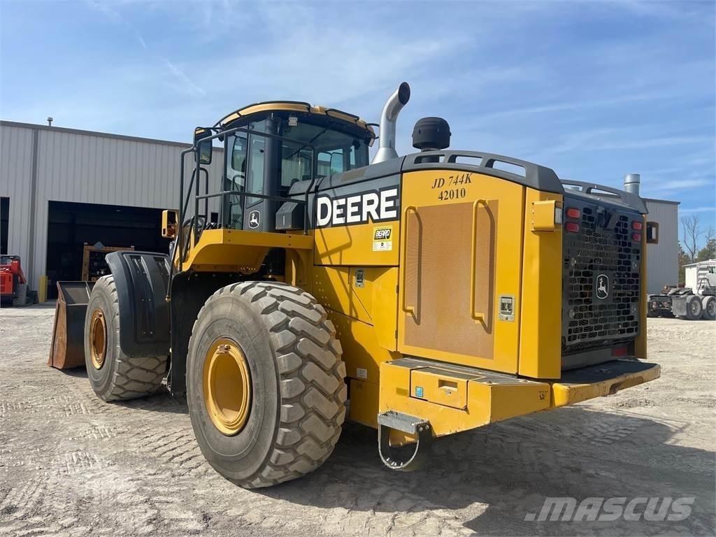 John Deere 744K Incarcator pe pneuri