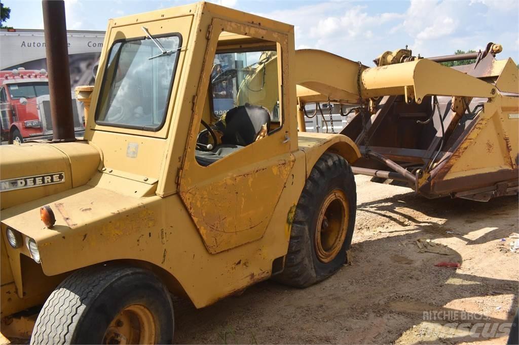 John Deere 760A Elevatoare