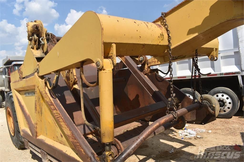 John Deere 760A Elevatoare