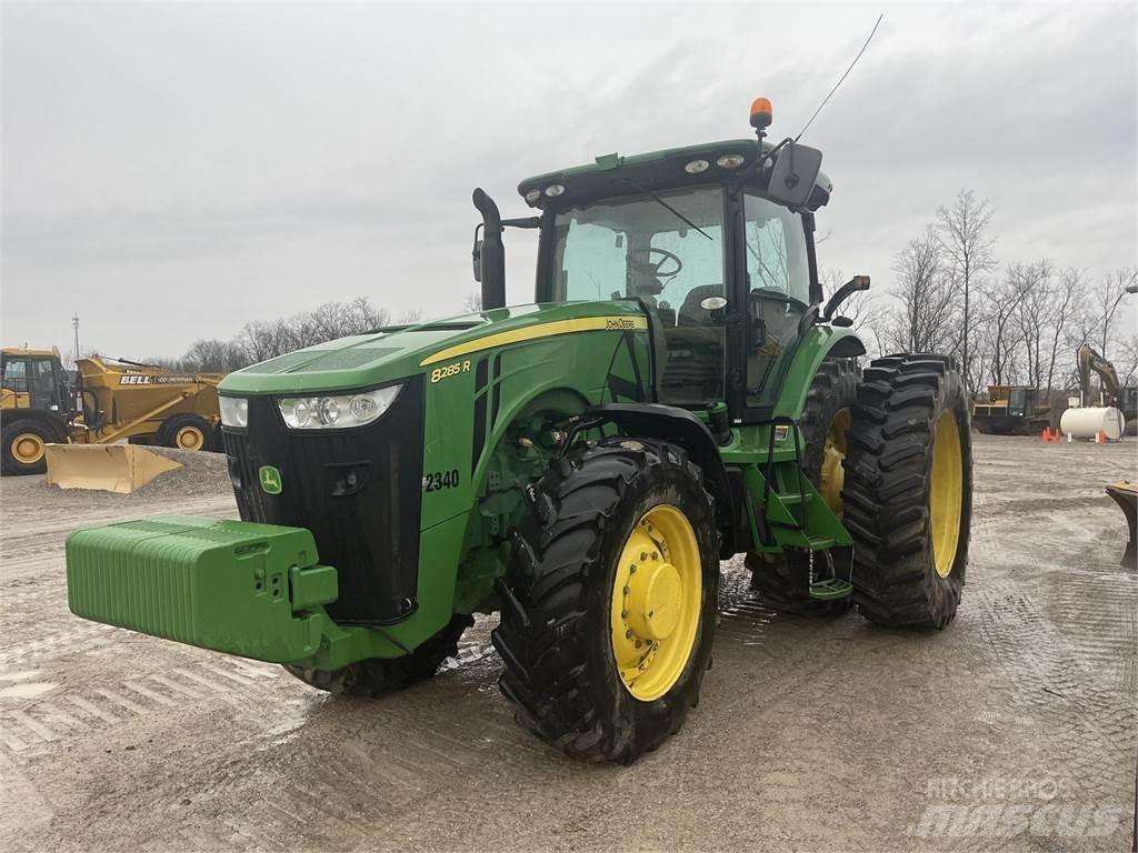 John Deere 8310R Tractoare