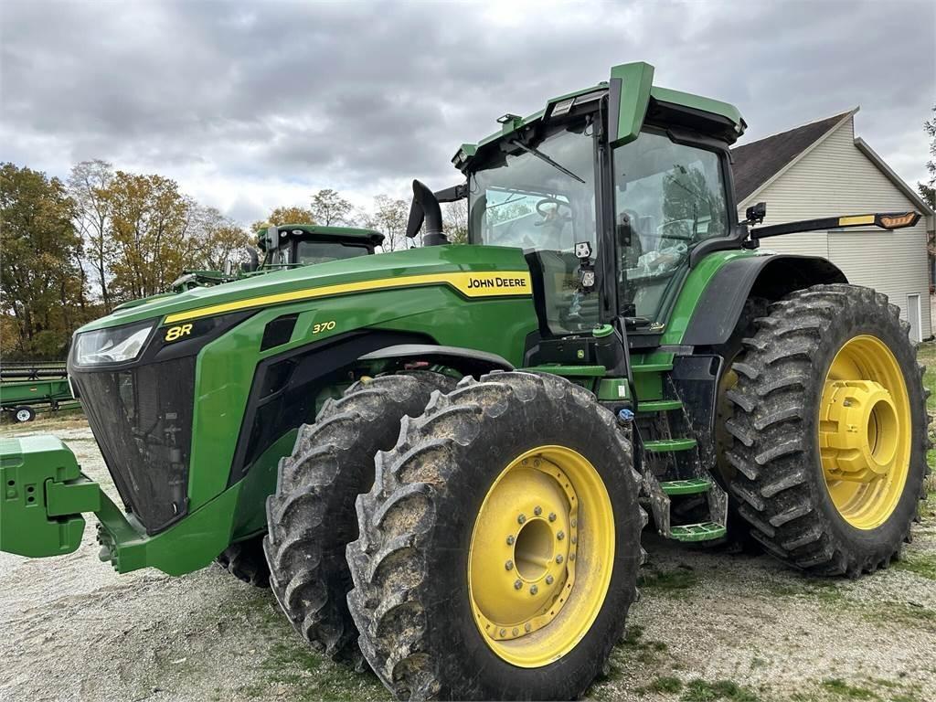 John Deere 8R 370 Tractoare