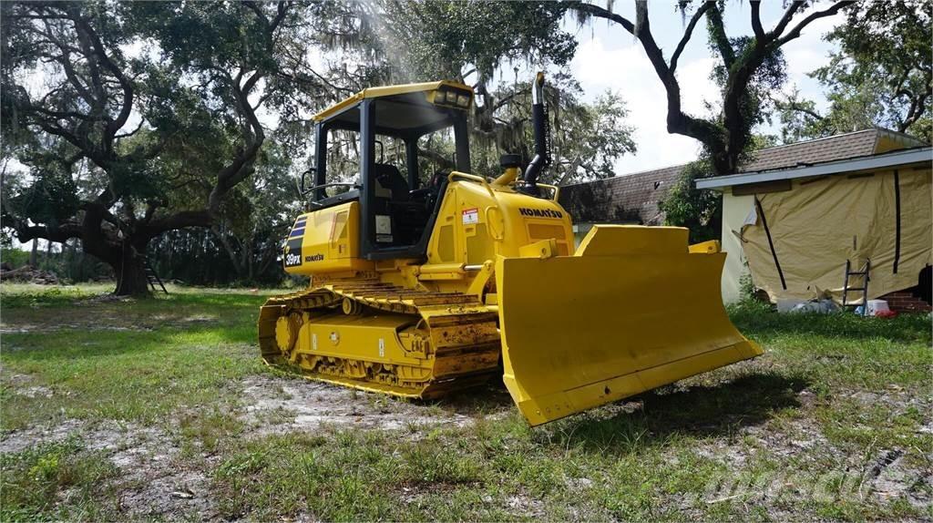 Komatsu D39PX-24 Buldozere pe senile