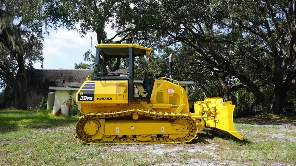 Komatsu D39PX-24 Buldozere pe senile