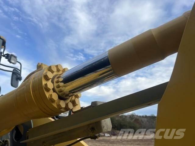 Komatsu WA320-8 Incarcator pe pneuri