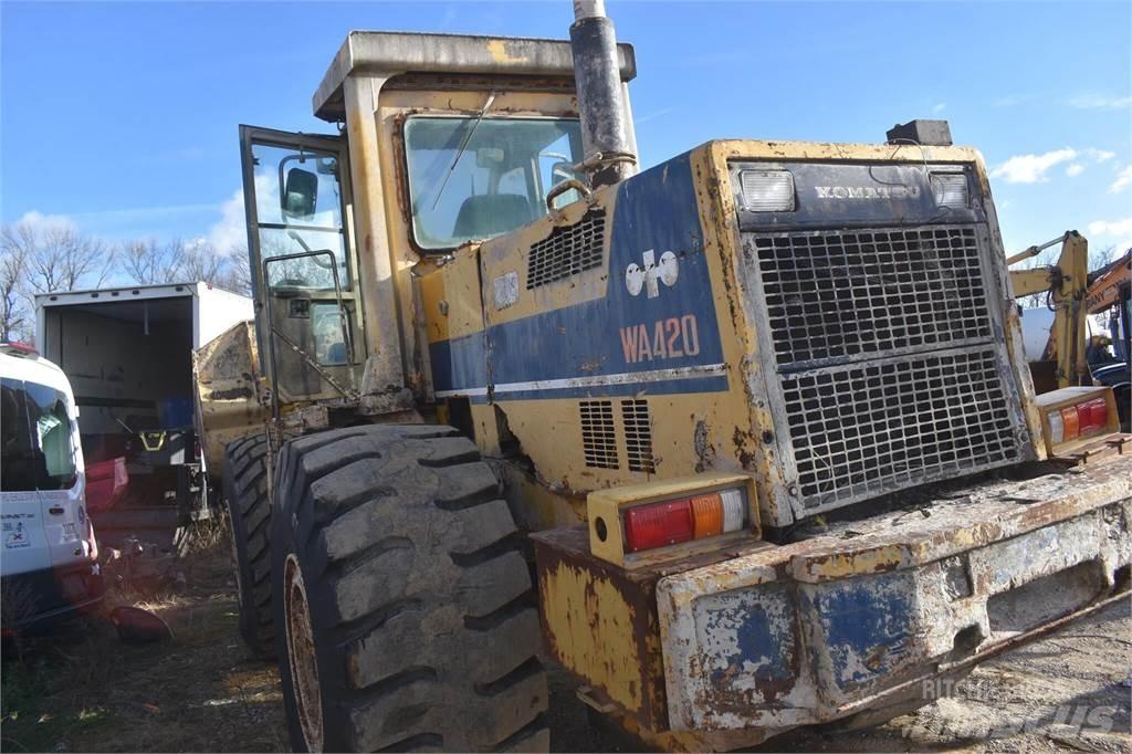 Komatsu WA420 Incarcator pe pneuri
