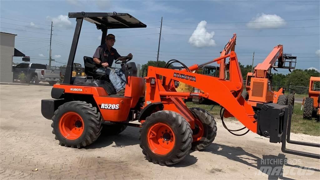 Kubota R520 Incarcator pe pneuri