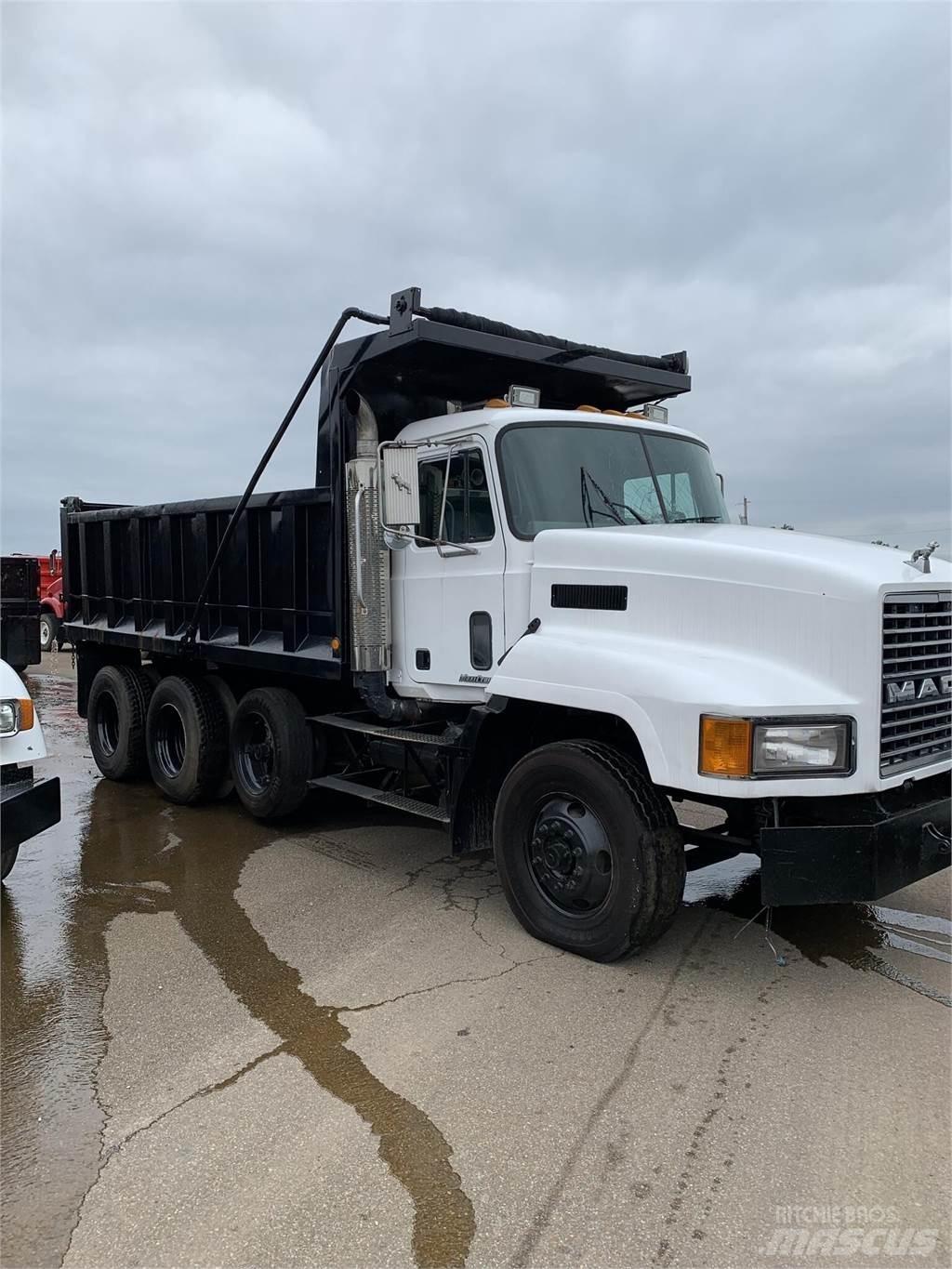 Mack CH613 Autobasculanta