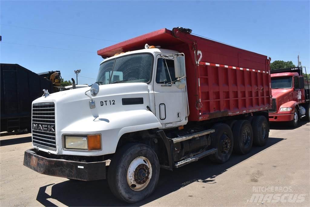 Mack CH613 Autobasculanta