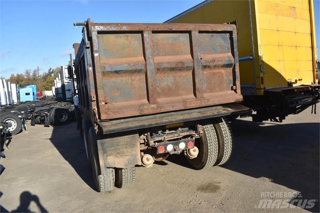 Mack CH613 Autobasculanta