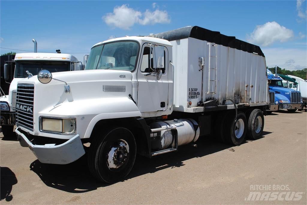 Mack CH613 Autobasculanta