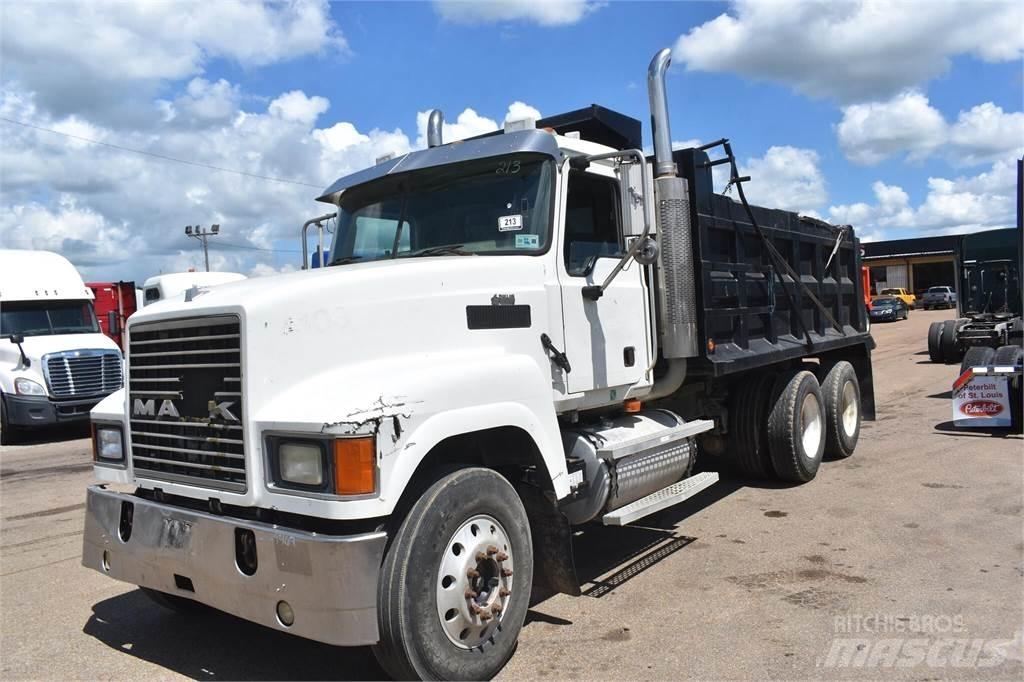 Mack CHN613 Autobasculanta