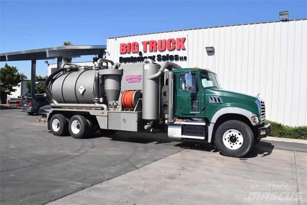 Mack GRANITE GU713 Cisterne