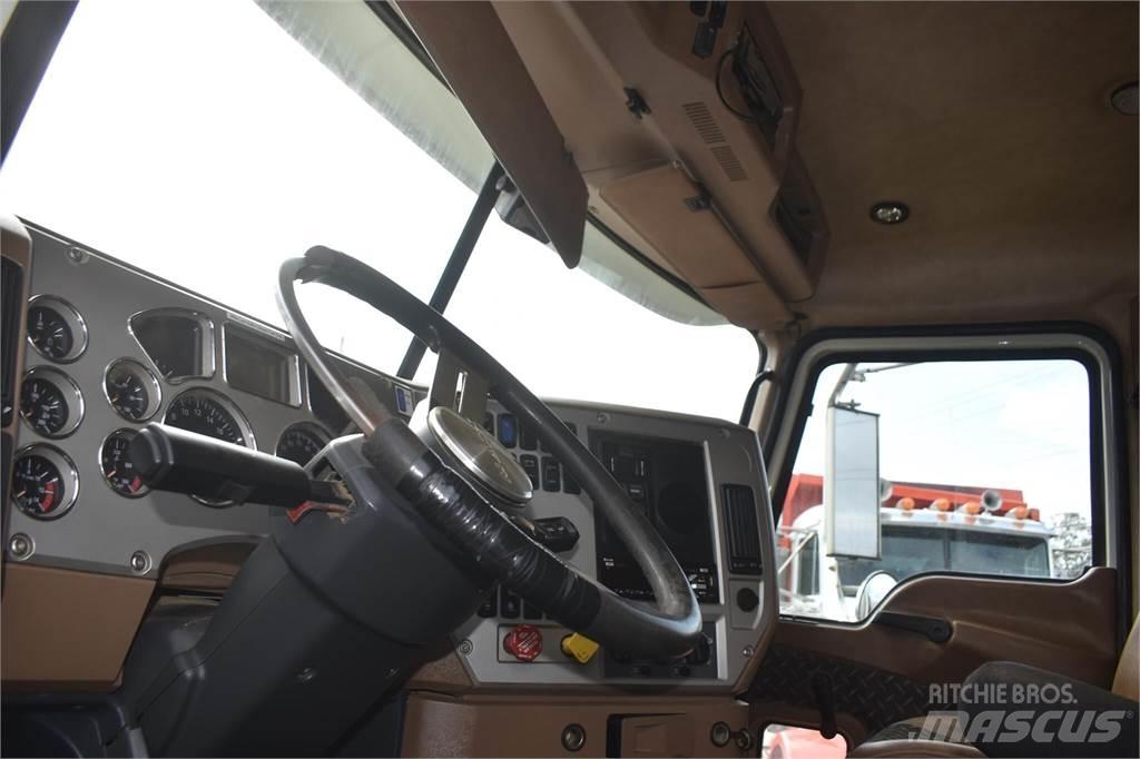 Mack GRANITE GU713 Autobasculanta